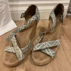 Blue and white toms wedges